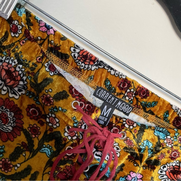Current Mood 70s vibe velvet paisley floral print flare pants yellow red - Picture 7 of 7